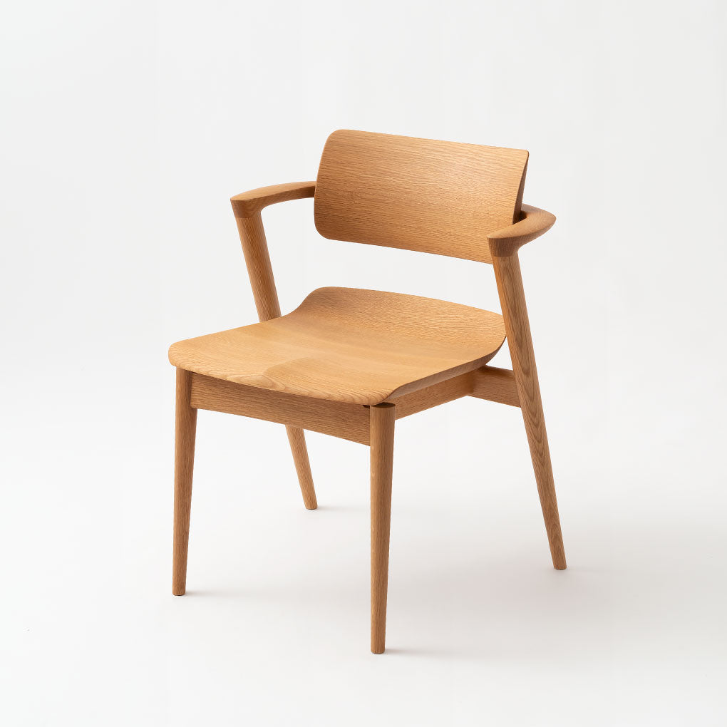 Seoto-EX Half-Arm Chair
