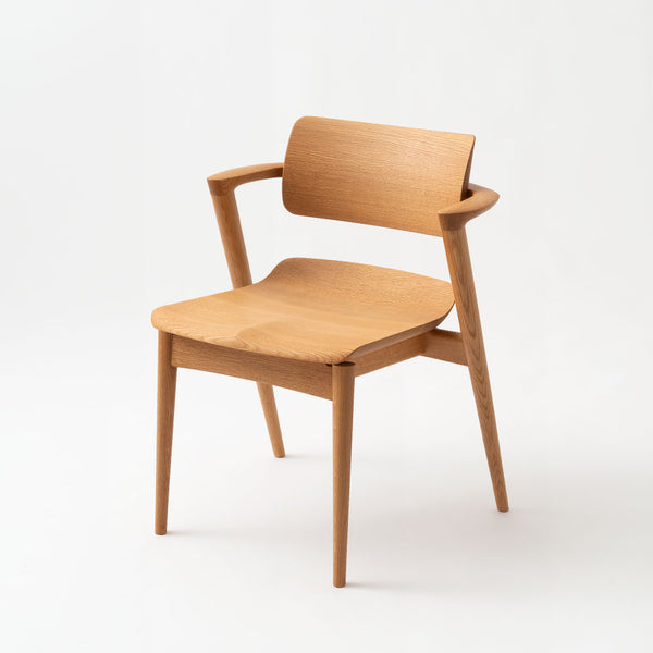 Seoto-EX Half-Arm Chair
