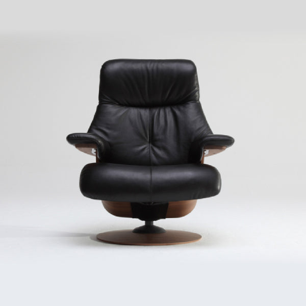 THE FIRST Chair 74